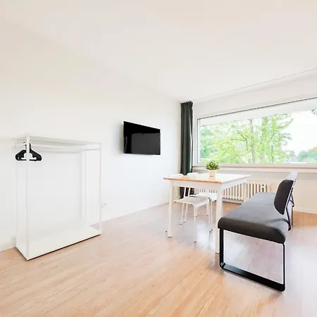 Tolstov - 3 With Balcony - 25 Min Messe Dus Apartmán *