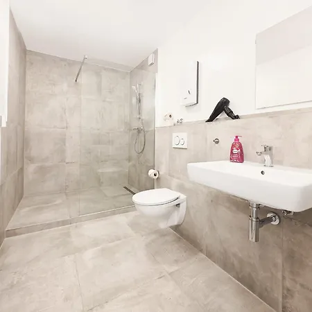 דירה Tolstov - 3 With Balcony - 25 Min Messe Dus