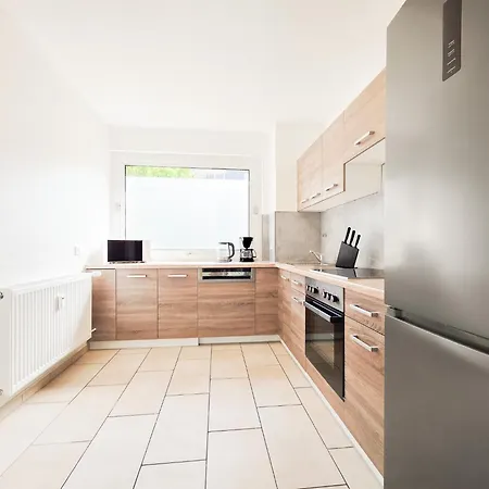 Tolstov - 3 With Balcony - 25 Min Messe Dus דירה דיסבורג