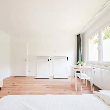 Tolstov - 3 With Balcony - 25 Min Messe Dus Apartmán