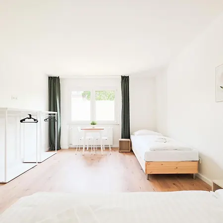 Tolstov - 3 With Balcony - 25 Min Messe Dus Apartmán *