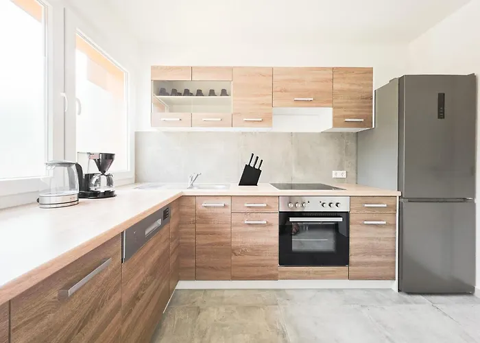 Tolstov - 3 With Balcony - 25 Min Messe Dus