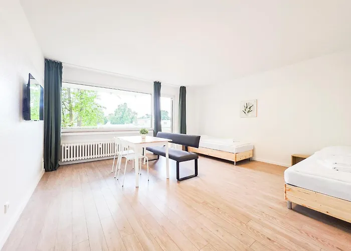 Tolstov - 3 With Balcony - 25 Min Messe Dus *