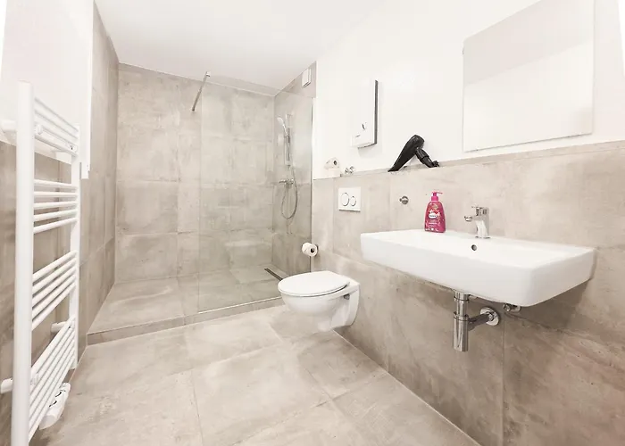 Apartament Tolstov - 3 With Balcony - 25 Min Messe Dus